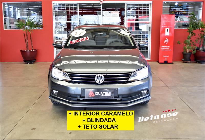 Compre já VOLKSWAGEN JETTA 2.0 TSI Highline 211cvLoja de Veículos