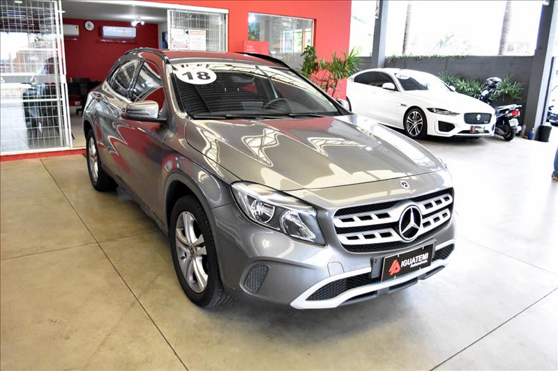 MERCEDES-BENZ GLA 200 1.6 CGI Style 7g-dct-2 - Loja de Veículos - 0