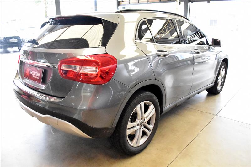 MERCEDES-BENZ GLA 200 1.6 CGI Style 7g-dct-3 - Loja de Veículos - 0