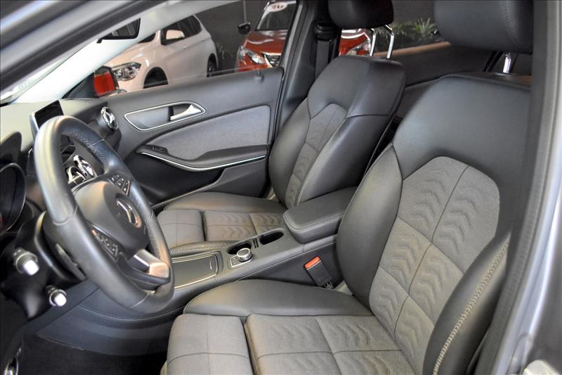MERCEDES-BENZ GLA 200 1.6 CGI Style 7g-dct-4 - Loja de Veículos - 0