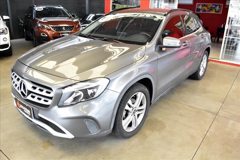 MERCEDES-BENZ GLA 200 1.6 CGI Style 7g-dct-10 - Loja de Veículos - 0