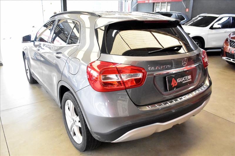 MERCEDES-BENZ GLA 200 1.6 CGI Style 7g-dct-11 - Loja de Veículos - 0