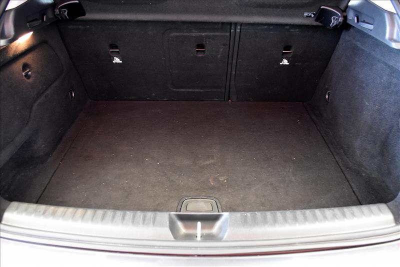 MERCEDES-BENZ GLA 200 1.6 CGI Style 7g-dct-16 - Loja de Veículos - 0