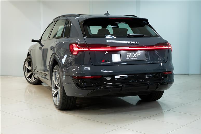 Audi-Q8 E-TRON-55 Launch Edition Quattro