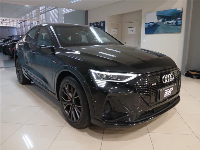 Audi-E-TRON-Sportback Performance Black Quattro