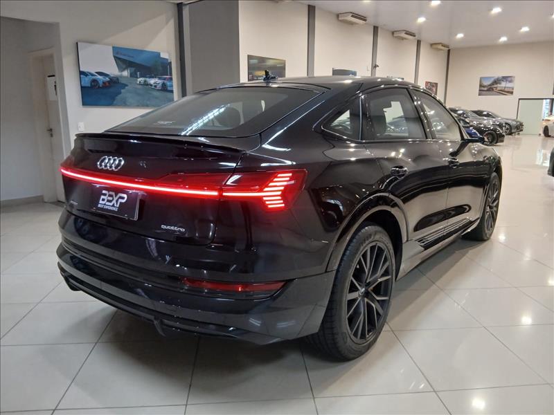 Audi-E-TRON-Sportback Performance Black Quattro