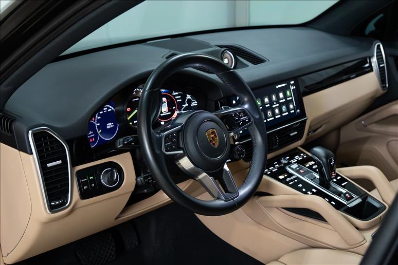 Porsche-CAYENNE-3.0 V6 E-hybrid AWD S