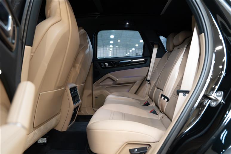 Porsche-CAYENNE-3.0 V6 E-hybrid AWD S