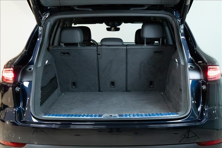 Porsche-CAYENNE-3.0 V6 Turbo 4WD