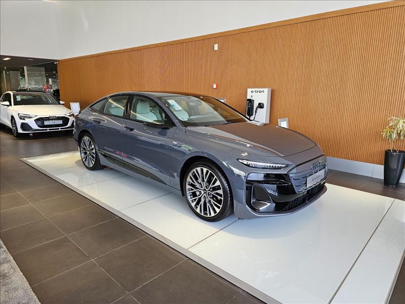 100 KW Sportback Performance Black