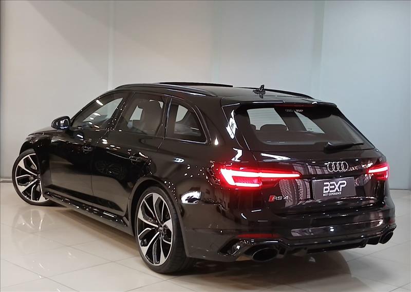 Audi-RS4-2.9 V6 FSI Avant Quattro
