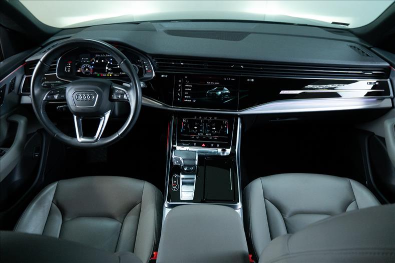 Audi-Q8-3.0 TFSI Performance Black Quattro