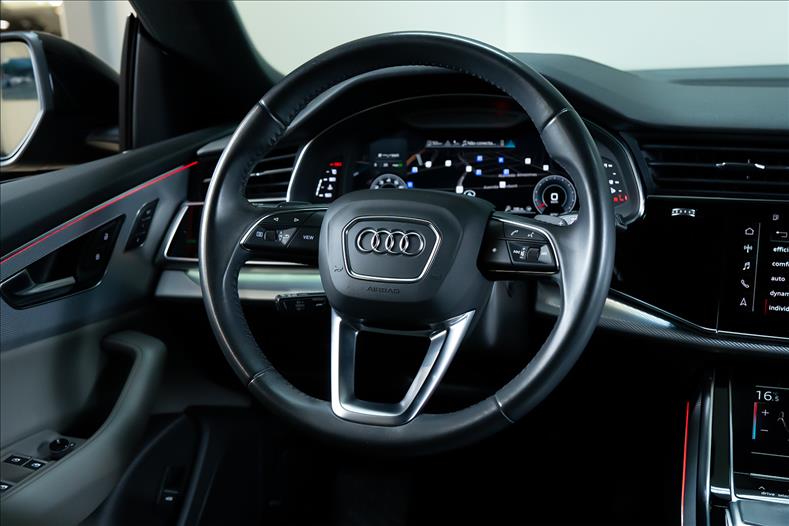 Audi-Q8-3.0 TFSI Performance Black Quattro