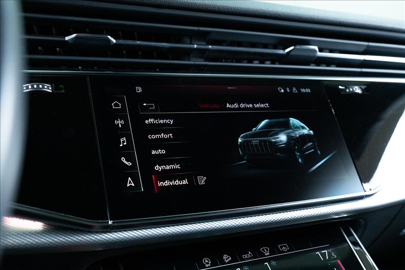 Audi-Q8-3.0 TFSI Performance Black Quattro