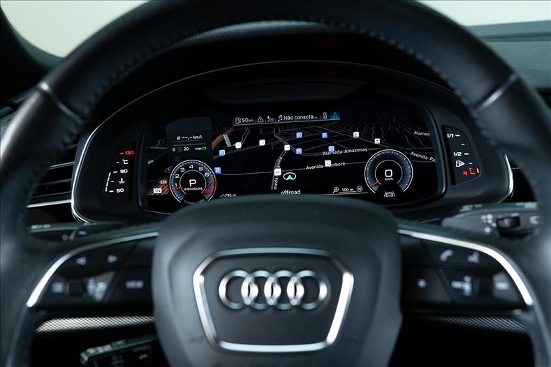 Audi-Q8-3.0 TFSI Performance Black Quattro