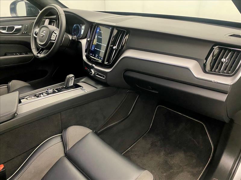 Volvo-XC60-2.0 T8 Hybrid R-design AWD Geartronic