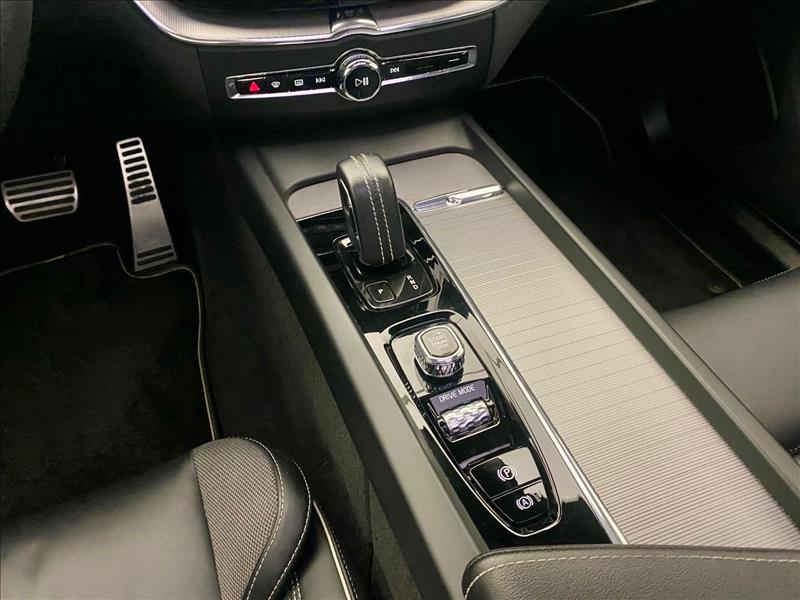 Volvo-XC60-2.0 T8 Hybrid R-design AWD Geartronic