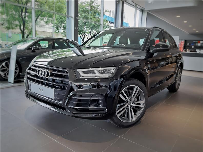 AUDI Q5 2.0 TFSI Black S Tronic