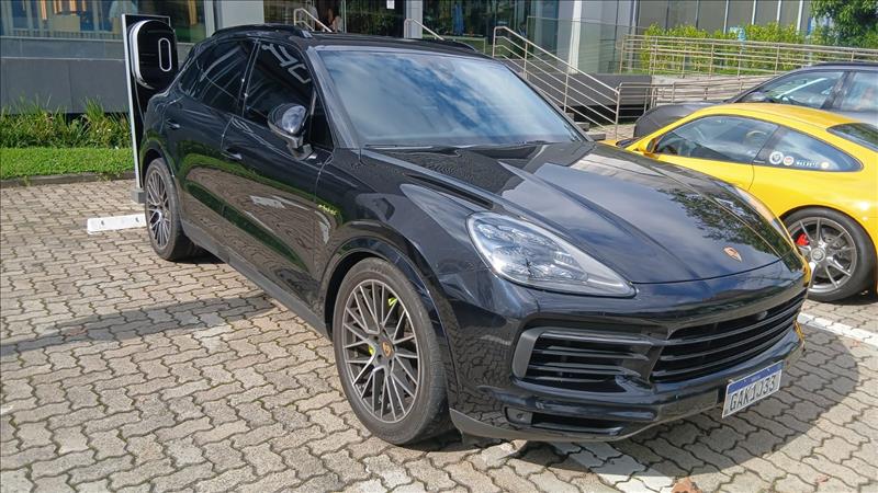 Porsche-CAYENNE-3.0 V6 E-hybrid AWD S