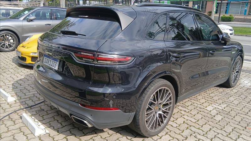 Porsche-CAYENNE-3.0 V6 E-hybrid AWD S