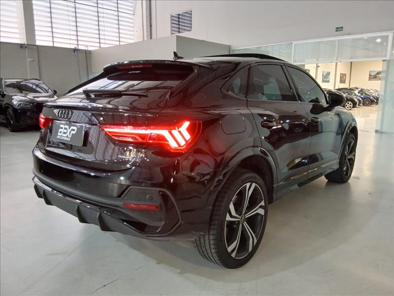 Audi-Q3-2.0 40 TFSI Sportback Performance Black Plus Quattro