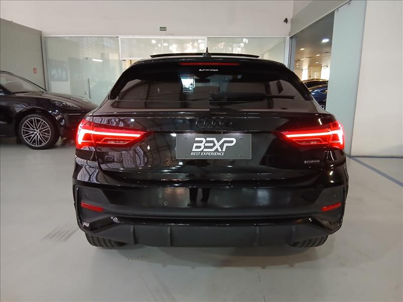 Audi-Q3-2.0 40 TFSI Sportback Performance Black Plus Quattro