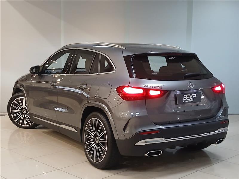 MERCEDES BENZ-GLA 200-1.3 Mhev AMG Line 7g-dct