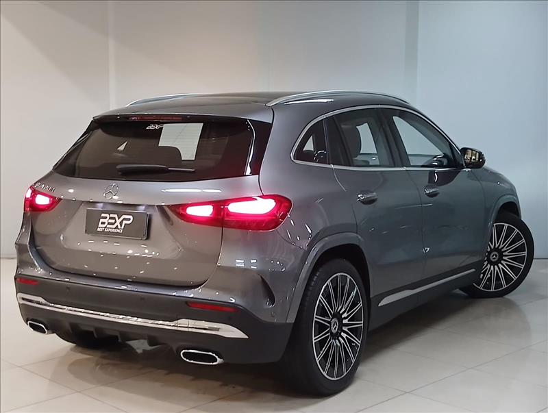 MERCEDES BENZ-GLA 200-1.3 Mhev AMG Line 7g-dct
