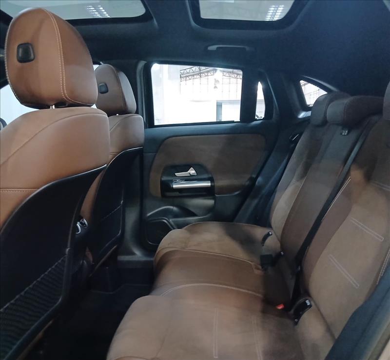 MERCEDES BENZ-GLA 200-1.3 Mhev AMG Line 7g-dct