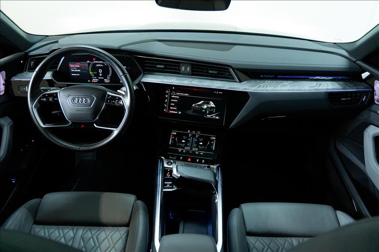 Audi-E-TRON-Sportback Performance Black Quattro