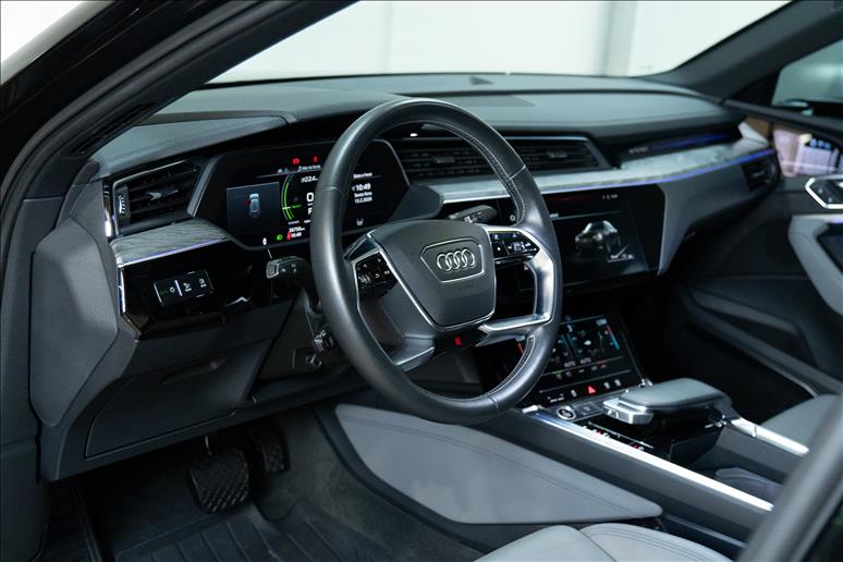 Audi-E-TRON-Sportback Performance Black Quattro