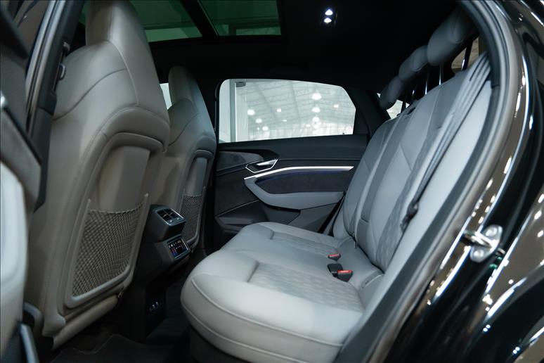 Audi-E-TRON-Sportback Performance Black Quattro