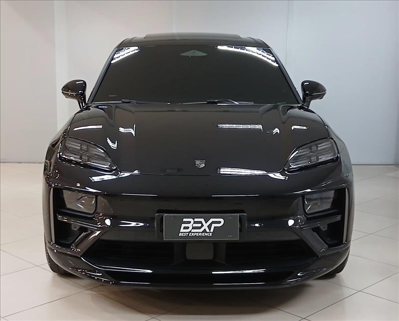 Porsche-MACAN-Turbo