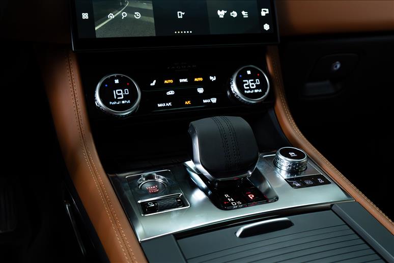 Jaguar-F-PACE-2.0 P400e Phev R-dynamic SE AWD