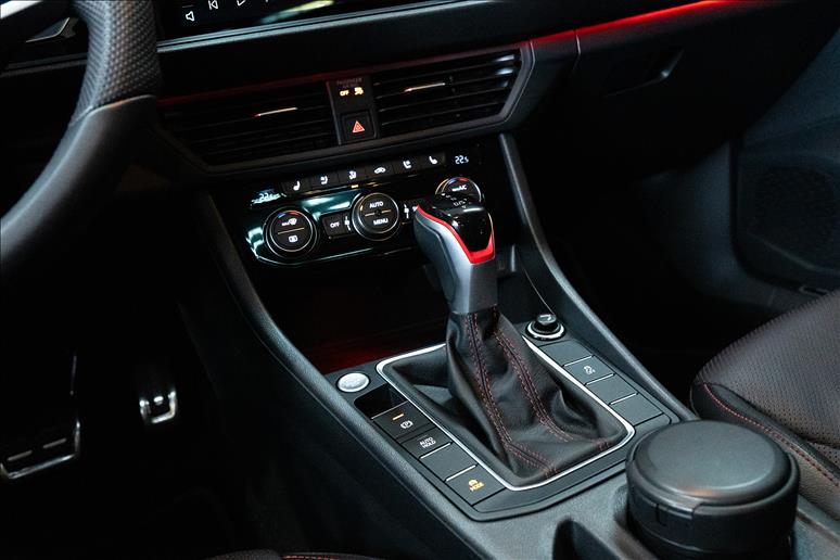 VW - Volkswagen-JETTA-2.0 350 TSI GLI