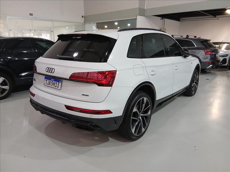Audi-Q5-2.0 45 TFSI S Line Black Quattro S Tronic
