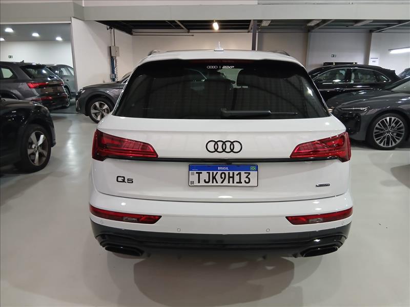Audi-Q5-2.0 45 TFSI S Line Black Quattro S Tronic