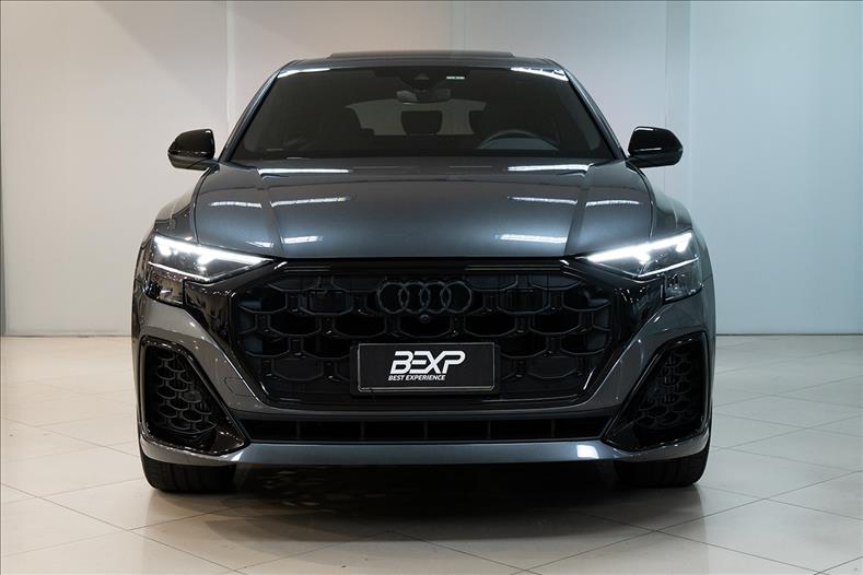 Audi-Q8-3.0 TFSI Performance Black Quattro