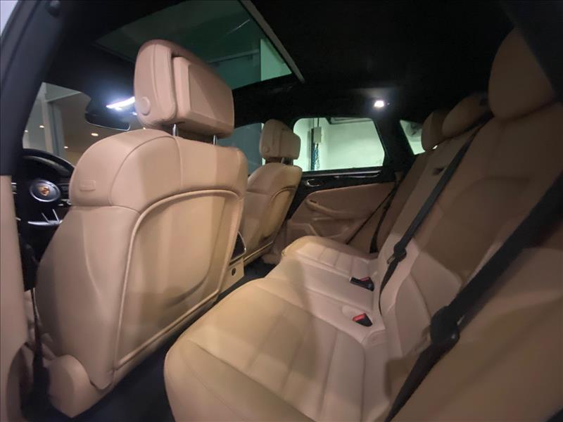 Porsche-MACAN-2.0 Turbo
