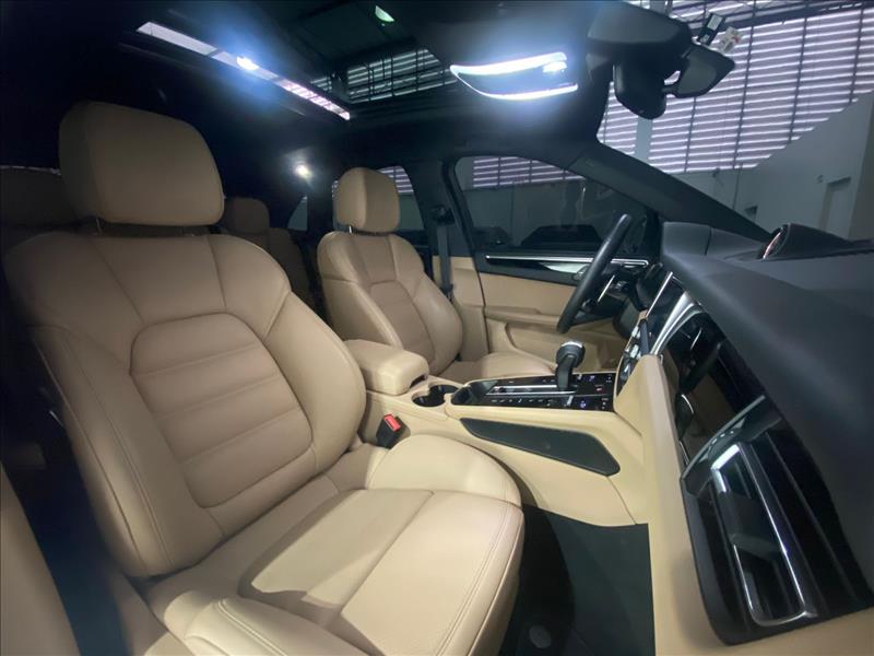 Porsche-MACAN-2.0 Turbo