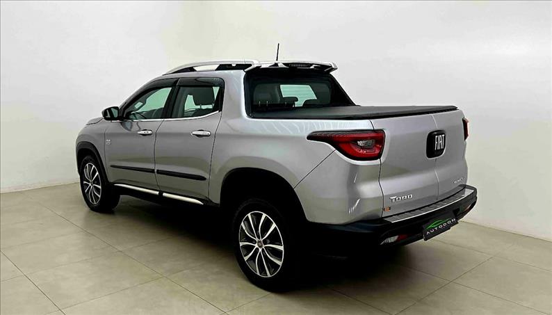 FIAT TORO 2.0 16V Turbo Volcano 4WD AT9