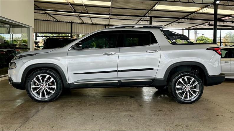 FIAT TORO 2.0 16V Turbo Volcano 4WD AT9