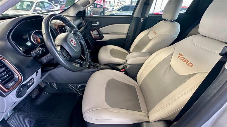 FIAT TORO 2.0 16V Turbo Volcano 4WD AT9