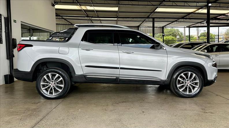 FIAT TORO 2.0 16V Turbo Volcano 4WD AT9