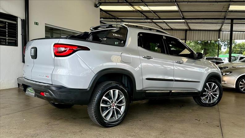 FIAT TORO 2.0 16V Turbo Volcano 4WD AT9