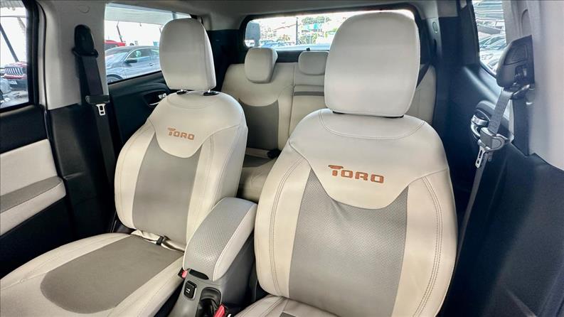 FIAT TORO 2.0 16V Turbo Volcano 4WD AT9