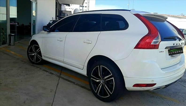 VOLVO XC60 2.4 D5 Momentum AWD