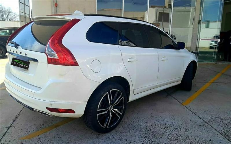 VOLVO XC60 2.4 D5 Momentum AWD