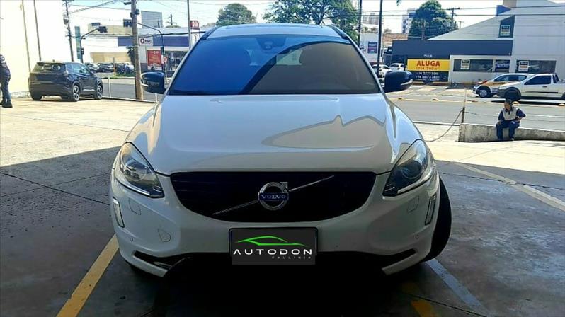 VOLVO XC60 2.4 D5 Momentum AWD