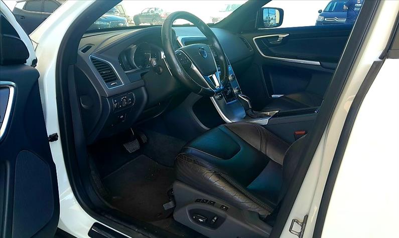 VOLVO XC60 2.4 D5 Momentum AWD
